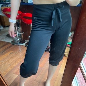 The north face capri sweats, Small.